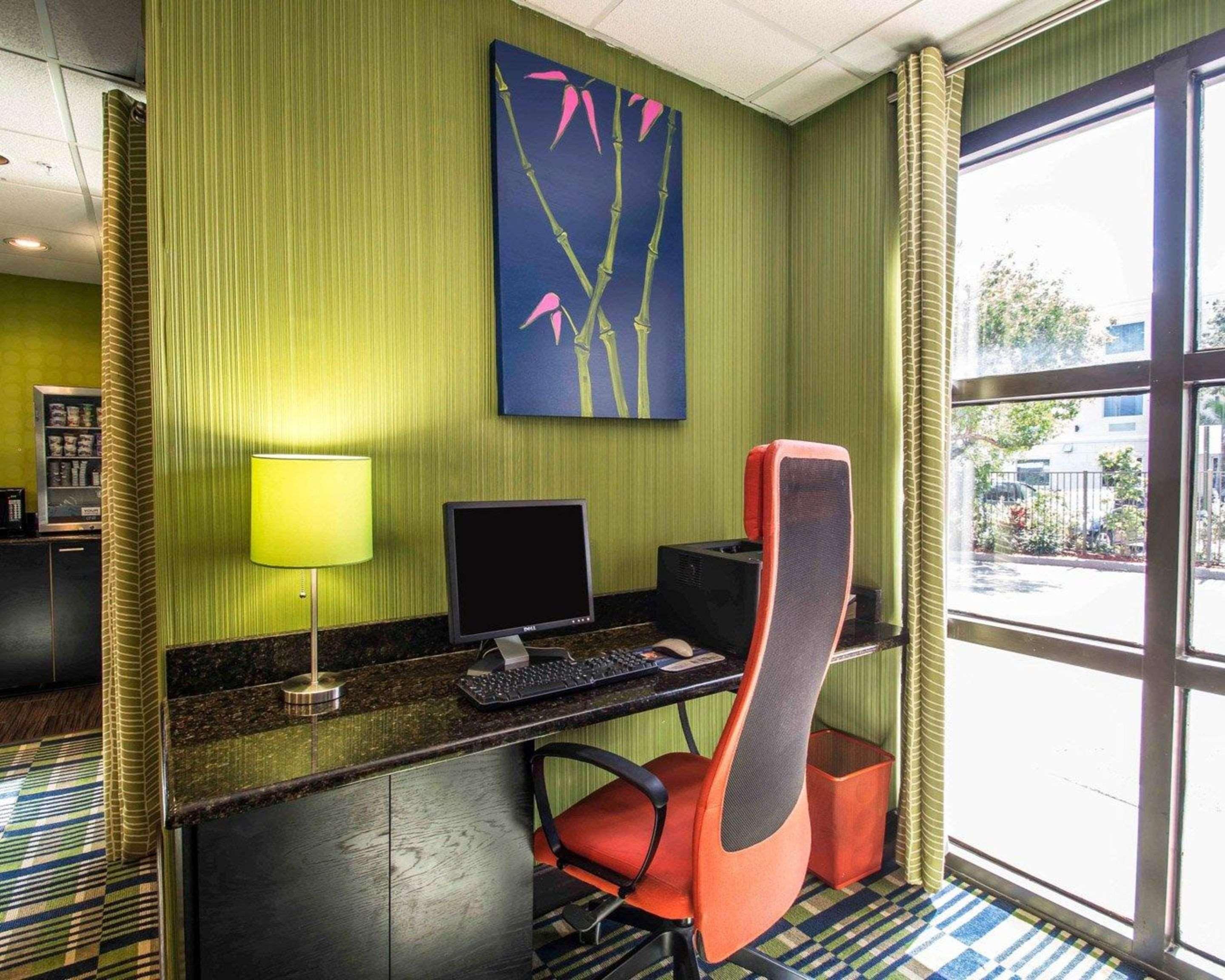 Comfort Inn & Suites Lantana - West Palm Beach South Экстерьер фото