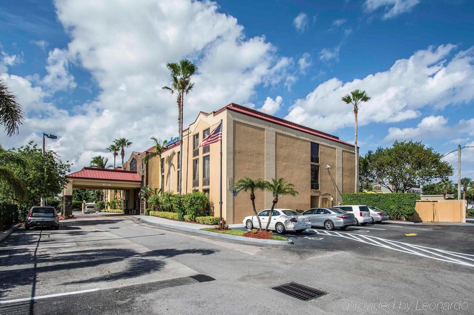 Comfort Inn & Suites Lantana - West Palm Beach South Экстерьер фото