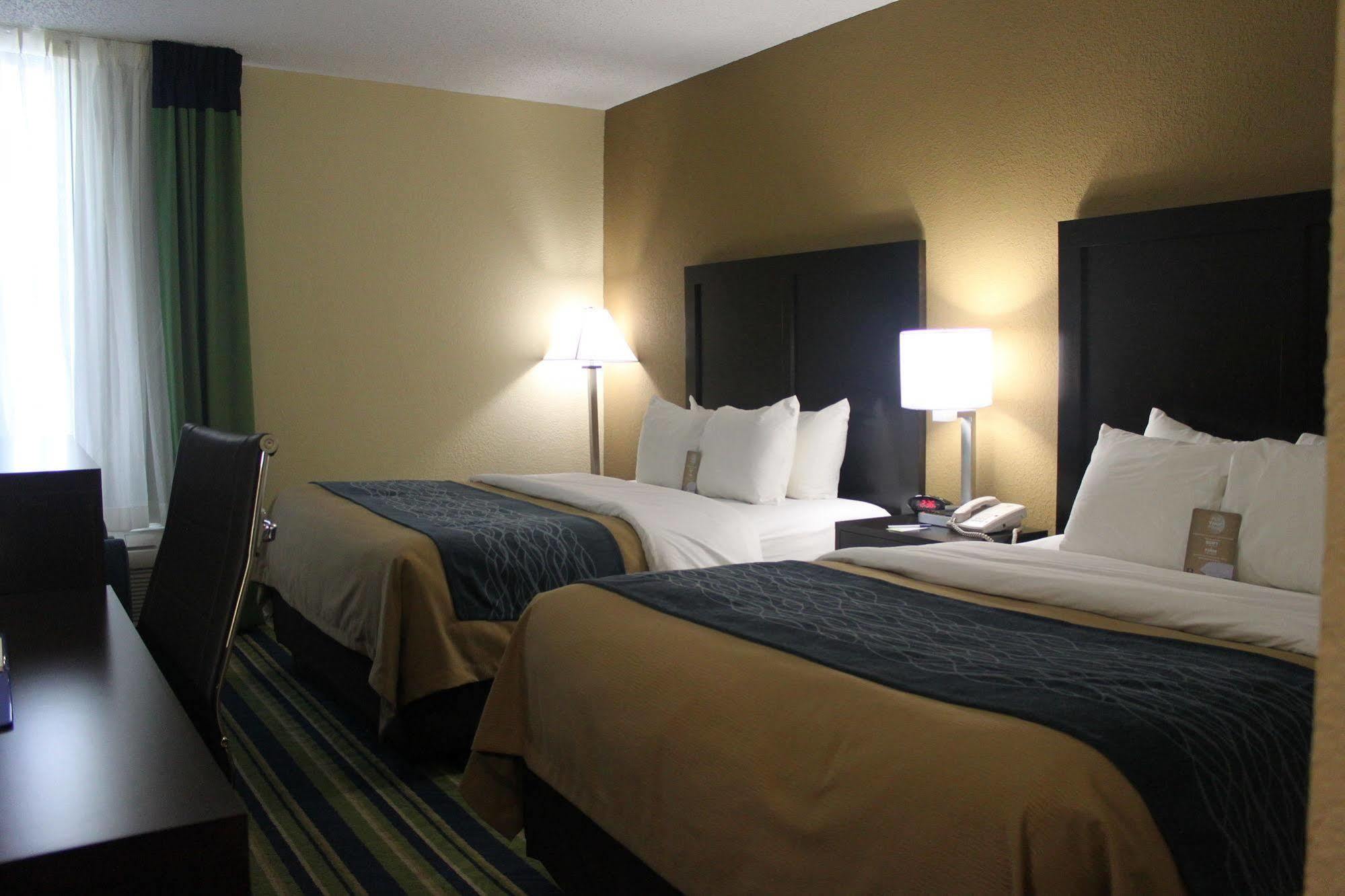 Comfort Inn & Suites Lantana - West Palm Beach South Экстерьер фото